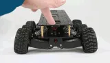 Schwarzes Offroad-Chassis mit 6-Radantrieb – 3