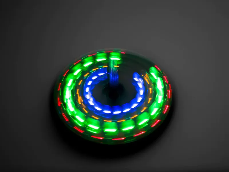 (DIY) Kit di saldatura fai-da-te Trottola / Spinner luminosa